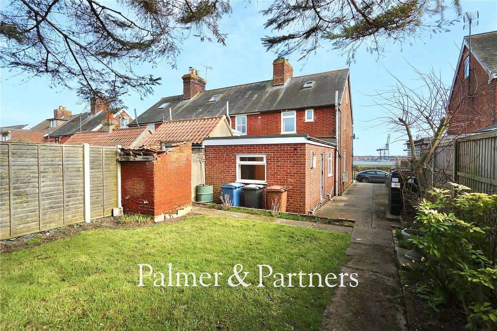 Property photo 3 of 25 Picture No. 05