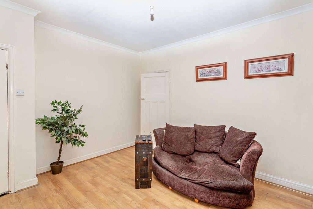 Property photo 2 of 26