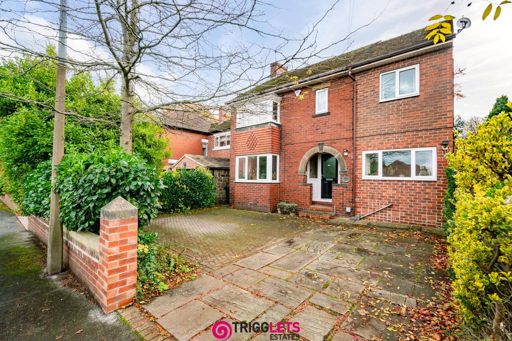 Property photo 1 of 32