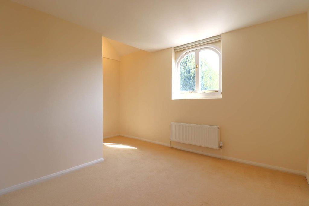 Additional image 13 of 3 bed town house for saleKingsbury Street, Marlborough SN8