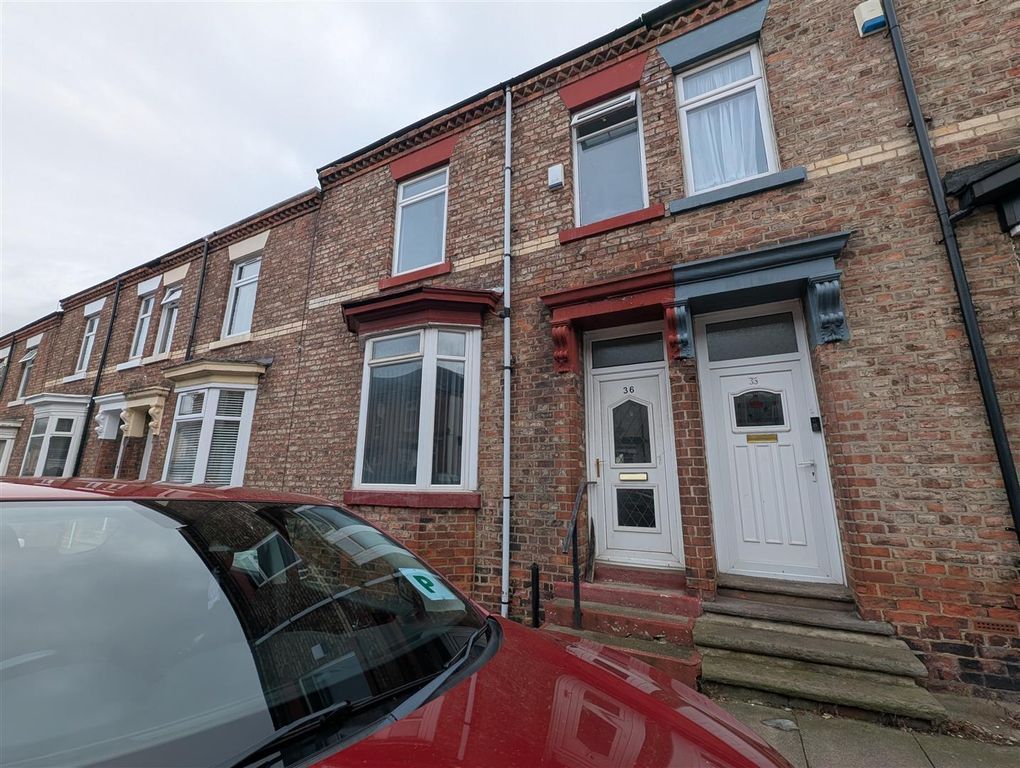 Property photo 1 of 9 36 Salisbury.Jpg