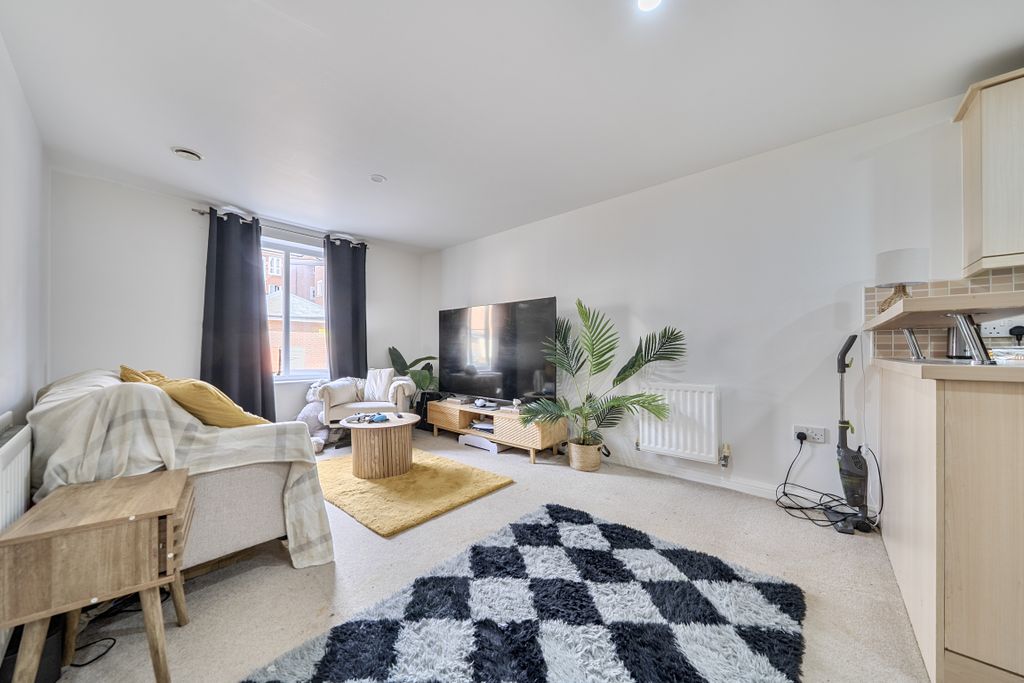 Property photo 2 of 9 15218919