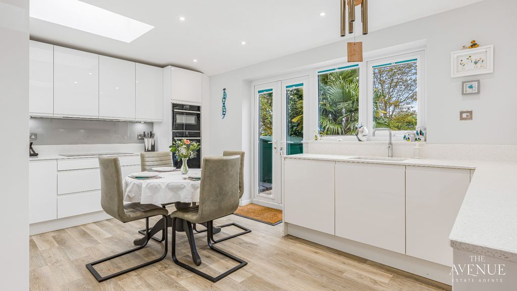 Property photo 3 of 35 4529506