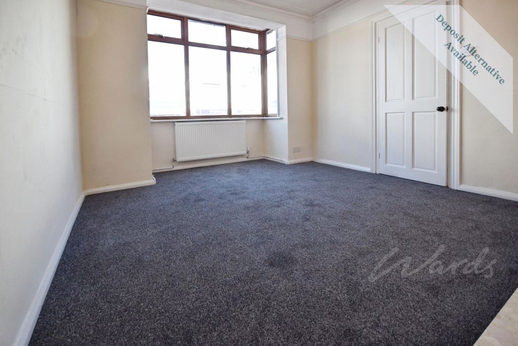 Property photo 3 of 13 Canterbury Lounge
