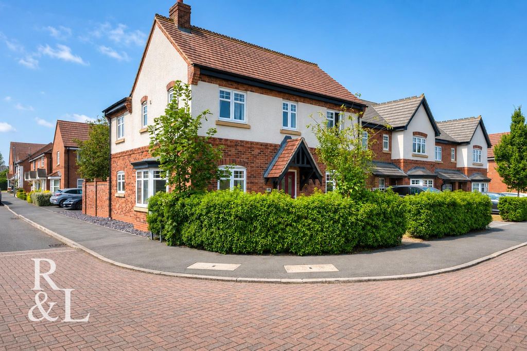 Property photo 1 of 37 Roystonandlund (1).Jpg