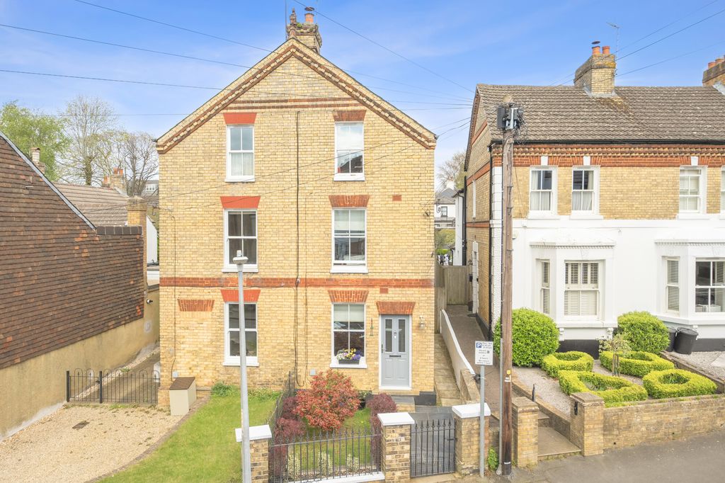 Property photo 1 of 7 Front Exterior