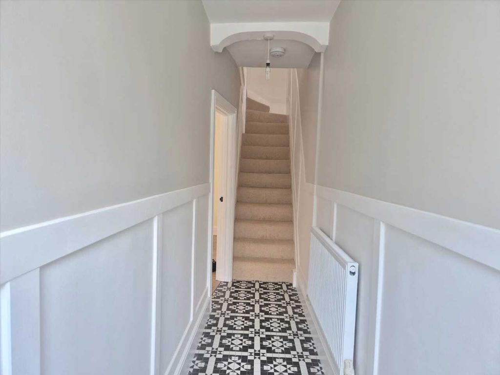 Property photo 3 of 18 Hall