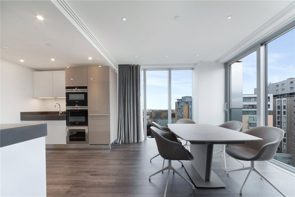 Property photo 2 of 14 Picture No. 11