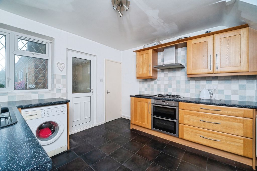 Property photo 3 of 15 Kitchen