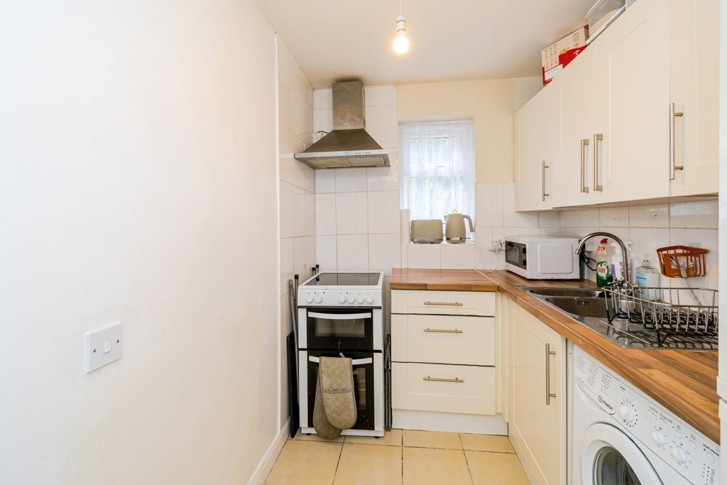 Property photo 2 of 16 Photo