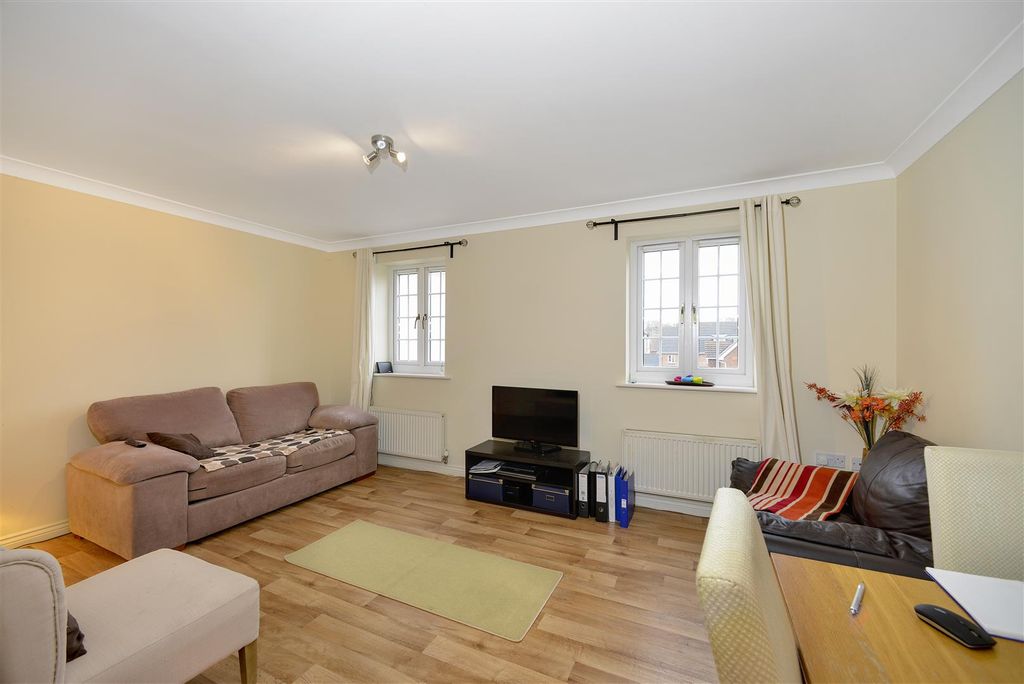 Property photo 3 of 8 12 Fox Court Sr.Jpg