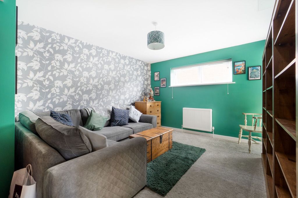 Property photo 2 of 11