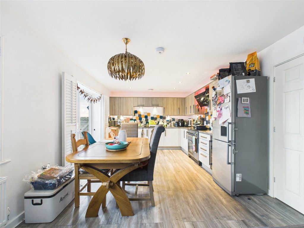 Property photo 3 of 12 Picture No. 04