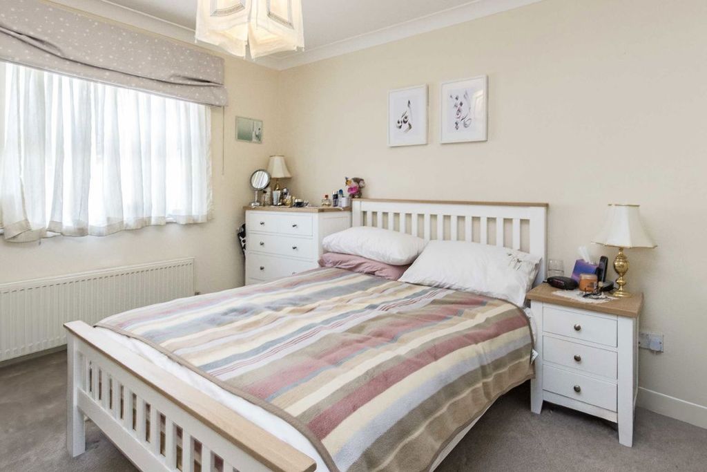 Property photo 3 of 4