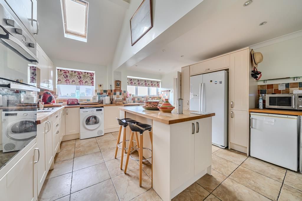 Property photo 2 of 22 Kitchen