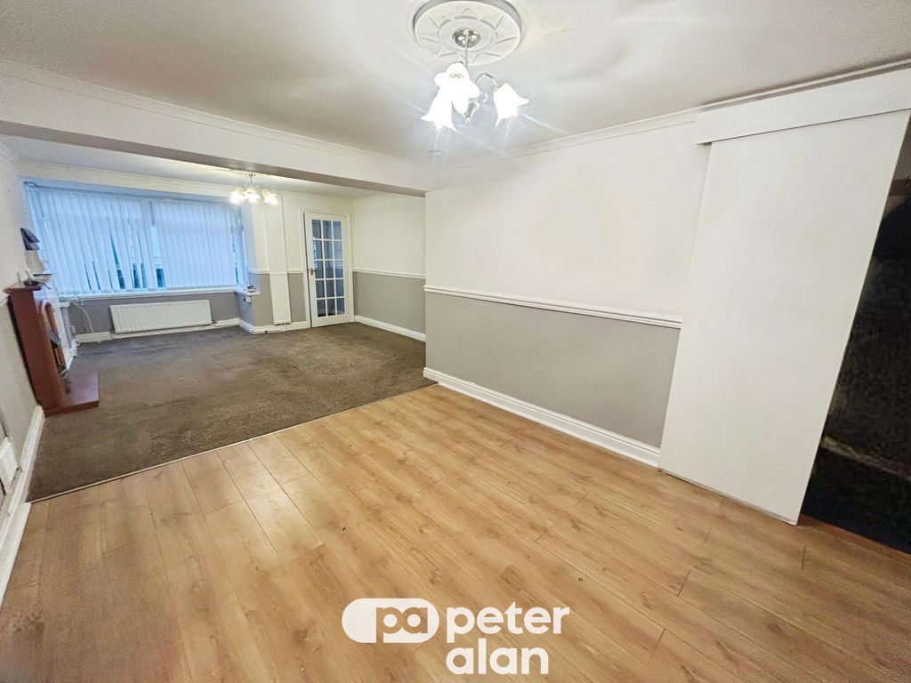 Property photo 3 of 19 Image