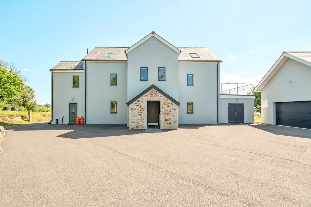 Property photo 2 of 41 Picture No. 01