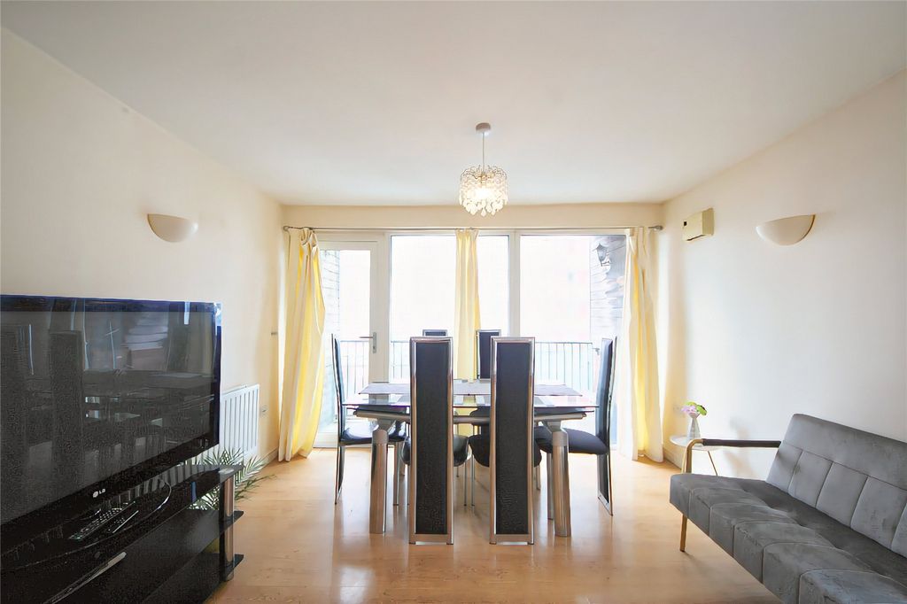 Property photo 3 of 14 Picture No. 02