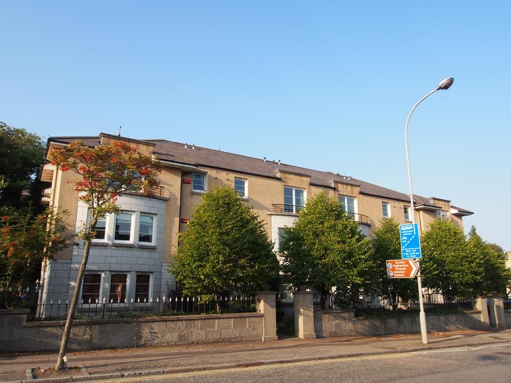 Property photo 2 of 9 Exterior