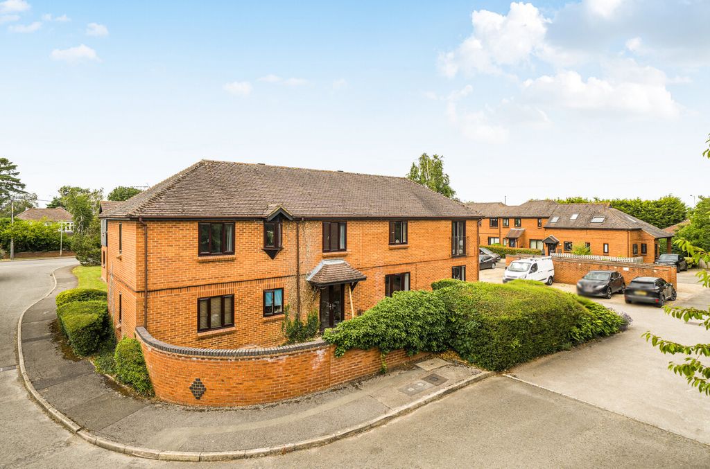 Property photo 1 of 13 1484767-1-6A42916...
