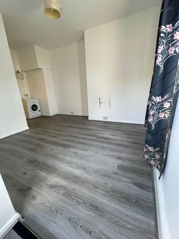Property photo 1 of 7 Bright Room With New Grey Wood-Effect Flooring...