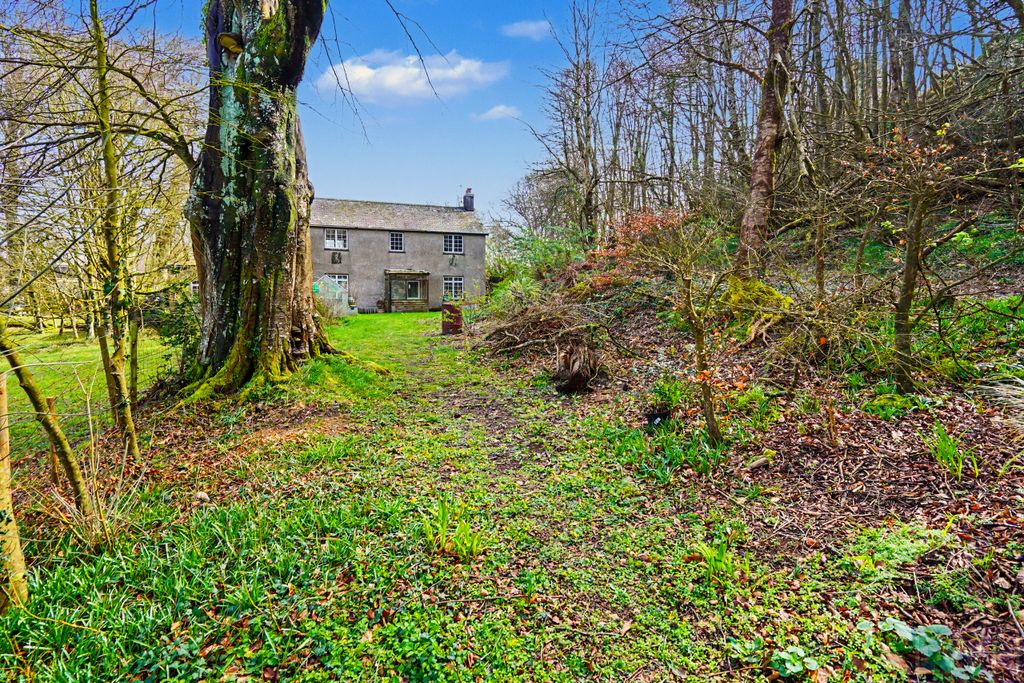 Property photo 3 of 19 Rear Garden