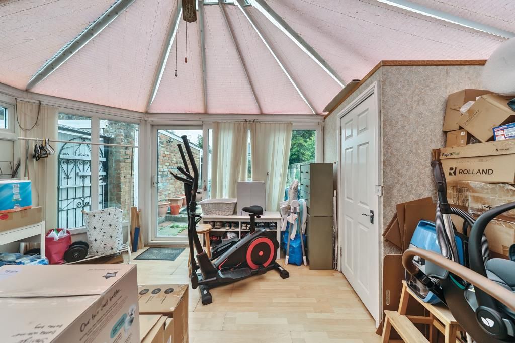 Property photo 3 of 19 Conservatory