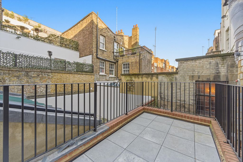 Property photo 3 of 12 Image