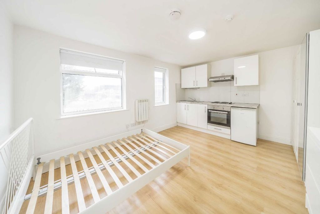 Property photo 3 of 5