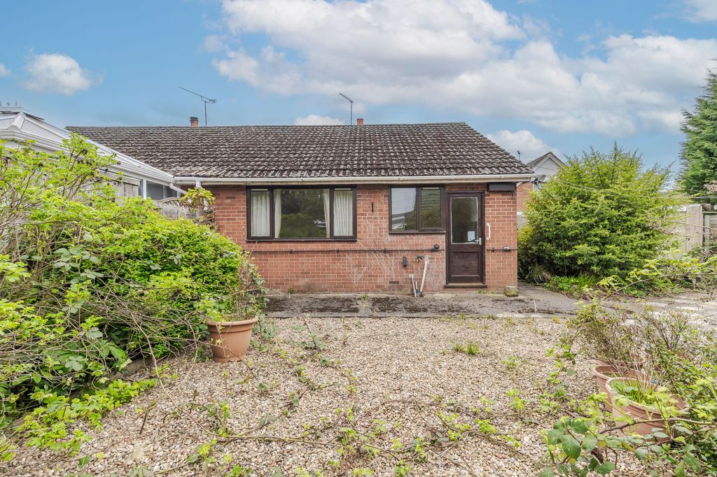 Property photo 2 of 19