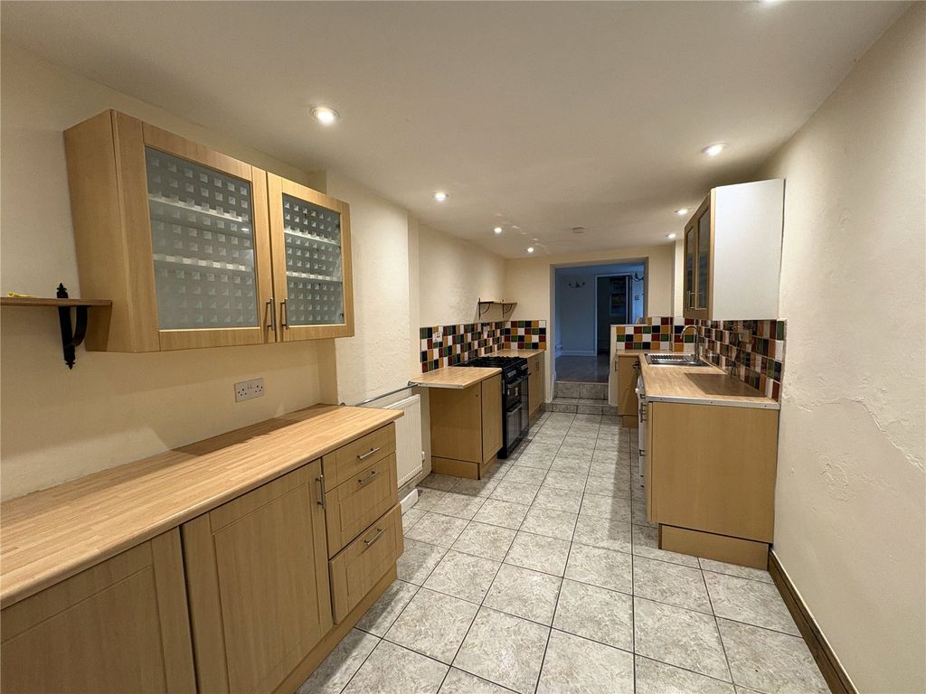 Property photo 2 of 18 Picture No. 17