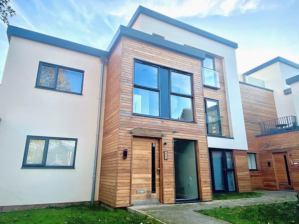 Property photo 1 of 16 External View