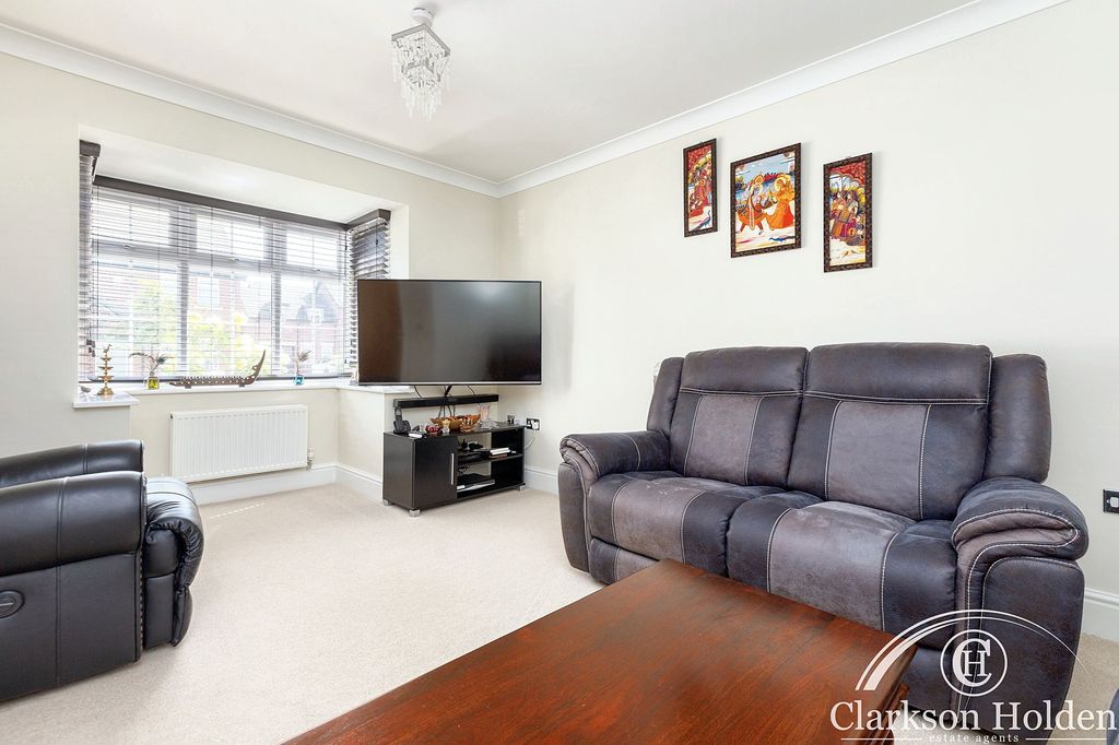 Property photo 2 of 42