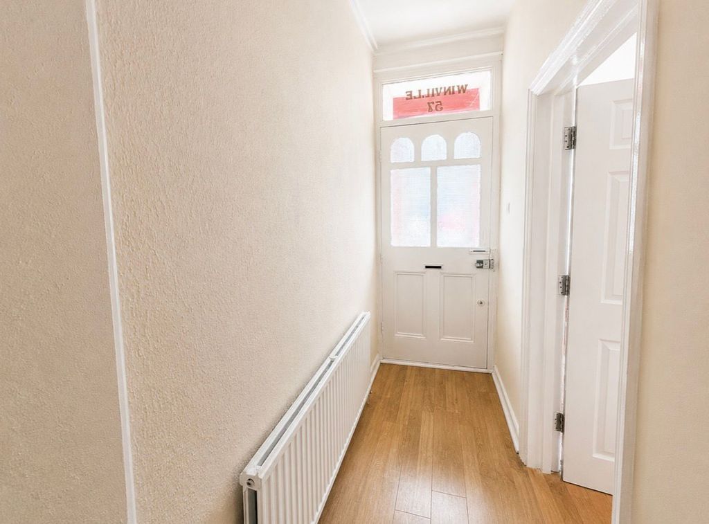 Property photo 3 of 22