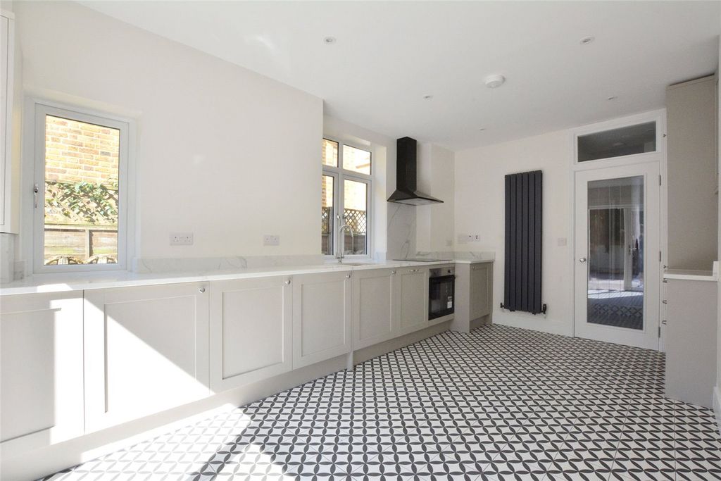 Property photo 1 of 17 Picture No. 15