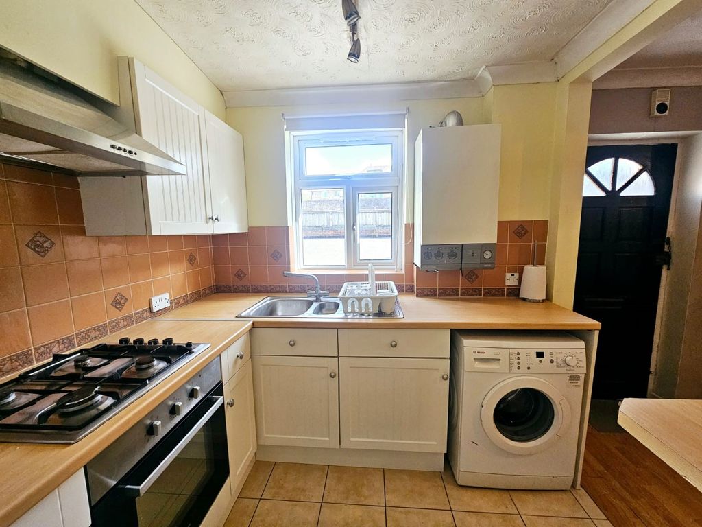 Property photo 2 of 8 Image