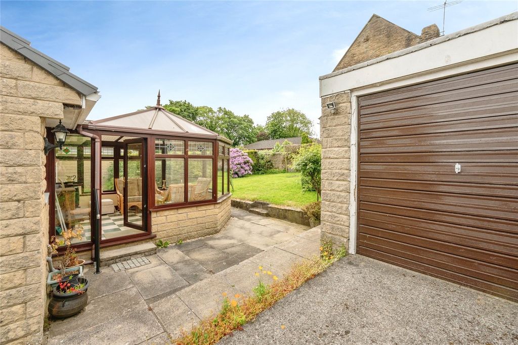 Property photo 2 of 18 Picture No. 12