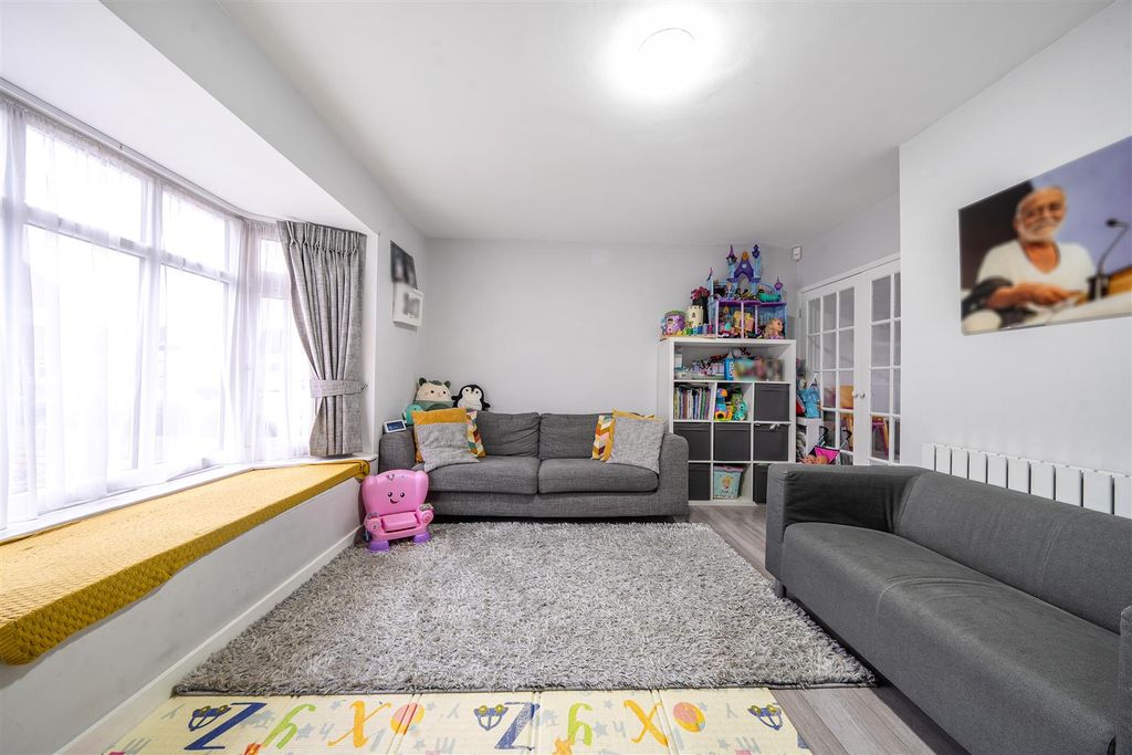 Property photo 3 of 17
