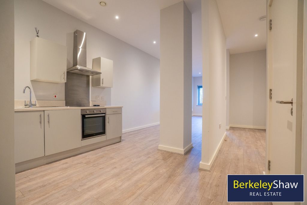 Property photo 2 of 19 Kitchen