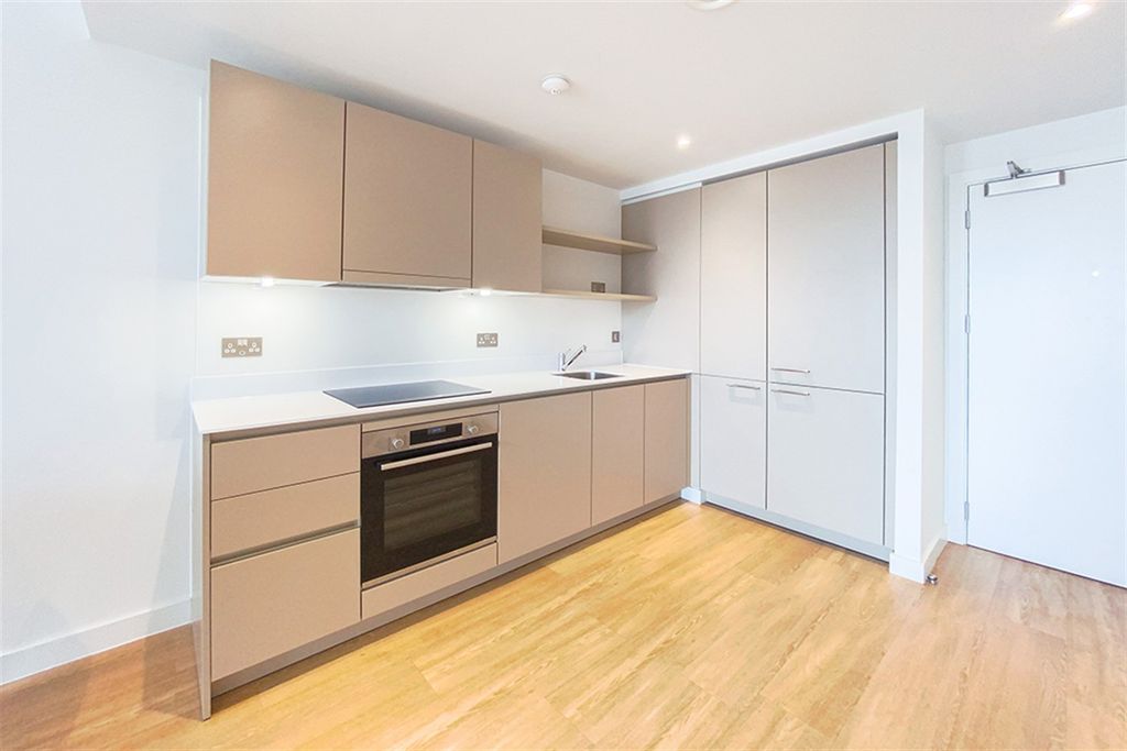 Property photo 2 of 12 (Main)