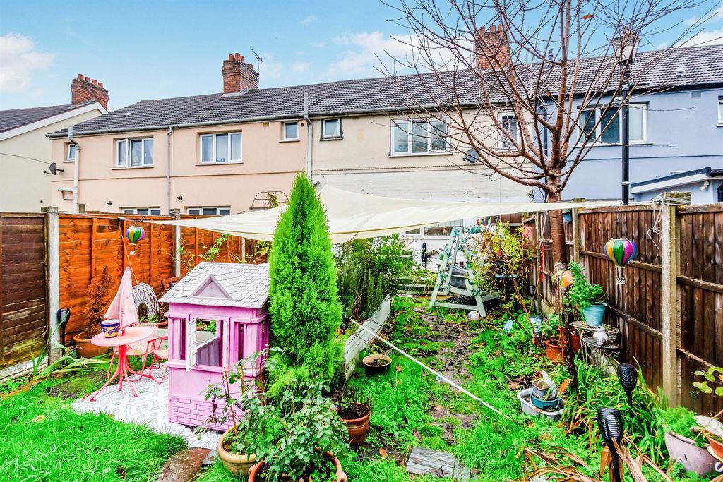 Property photo 2 of 12