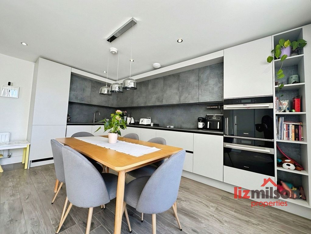 Property photo 3 of 29