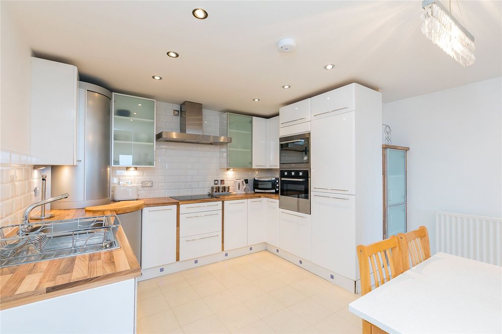 Property photo 2 of 8 Photo 2