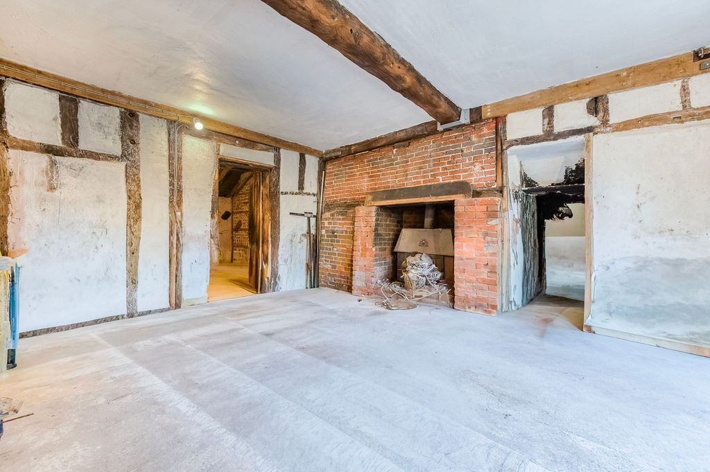Property photo 2 of 17