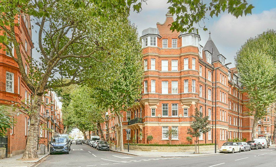 Property photo 1 of 19 Cheyne Court, Sw3