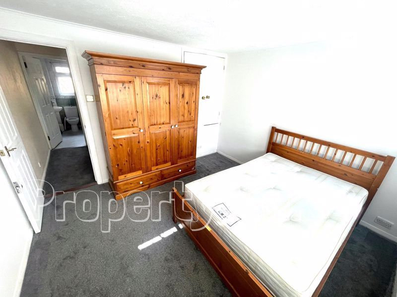 Property photo 3 of 14 Photo 4