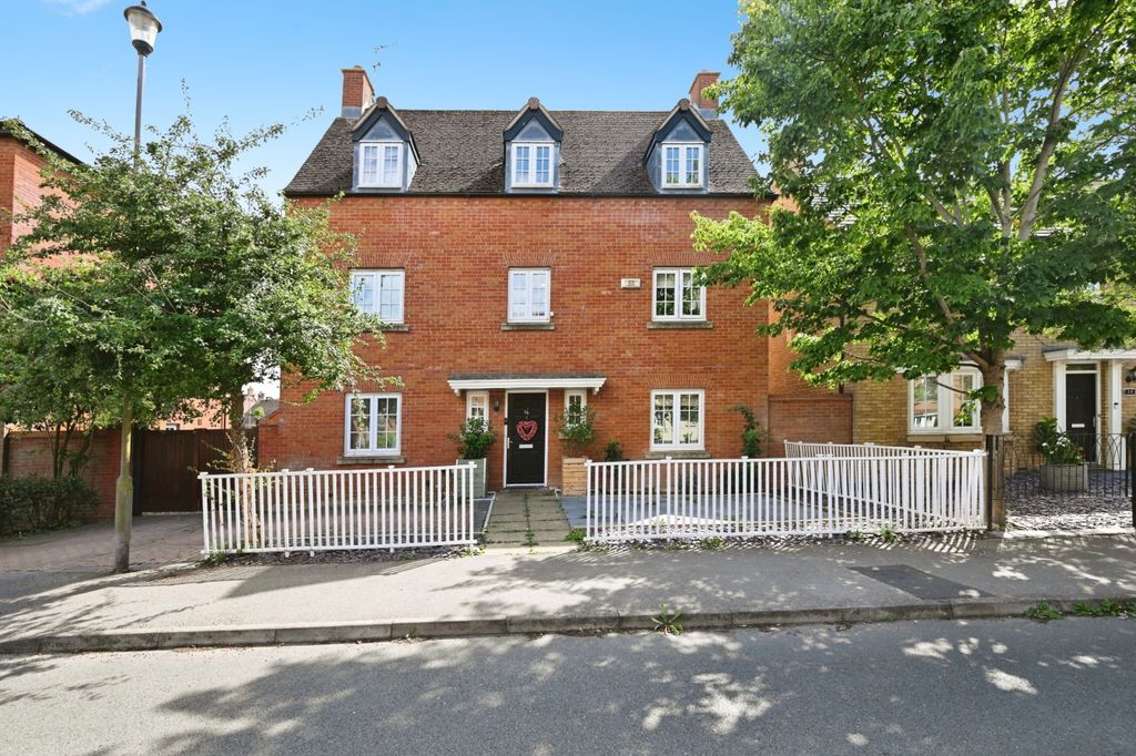 Property photo 1 of 24