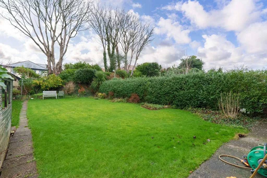 Property photo 2 of 21