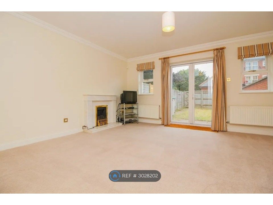 Property photo 1 of 3