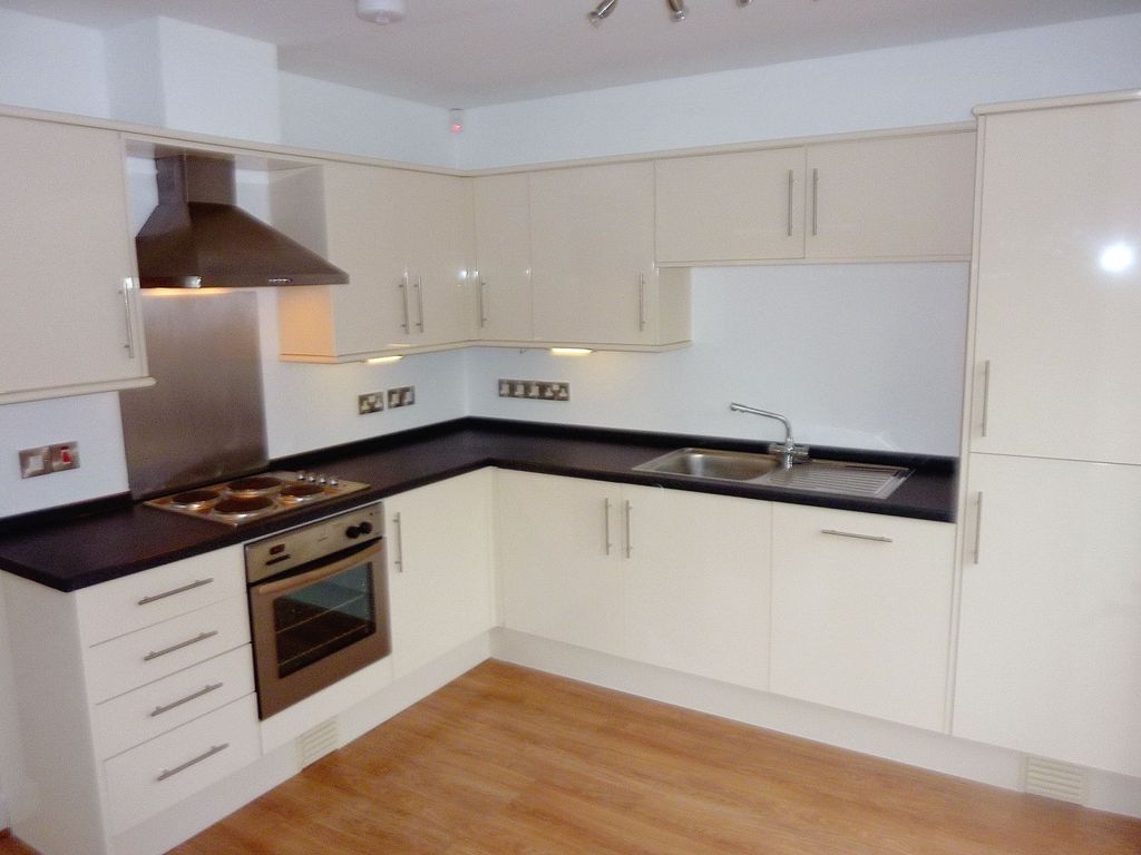 Property photo 3 of 6 Kitchen